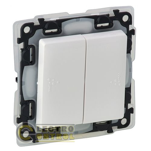 Переключатель Legrand 752158 двухклавишный 10А 250В IP44 с лицевой панелью Valena LIFE IP44 безвинтовые зажимы Белый