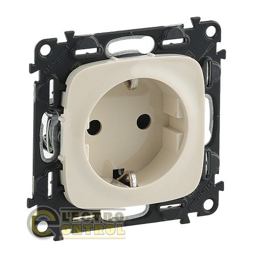 Силовая розетка Legrand 753825 2К+З 16А 250В Valena ALLURE винтовые зажимы Слоновая кость