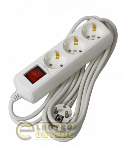 Удлинитель UEC WYP10-10-03-05-GS-G-U ECO П03В 3 места 2P+PE 5м 3х1мм2 10А 250В с выключателем