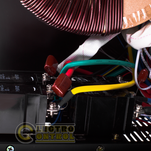 Стабилизатор напряжения LogicPower LPT-W-15000RD BLACK (10500W)