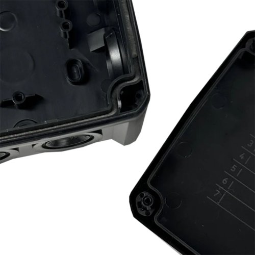 Коробка монтажна UEC JB-146-105-065-GF-IP66-BL для відкритого встановлення146х105х65мм IP66 із скобами чорна