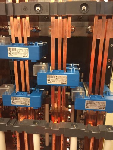 Трансформатор тока измерительный FRER TAT1252K0X05 TAT125 2000A 127×55 2000/5